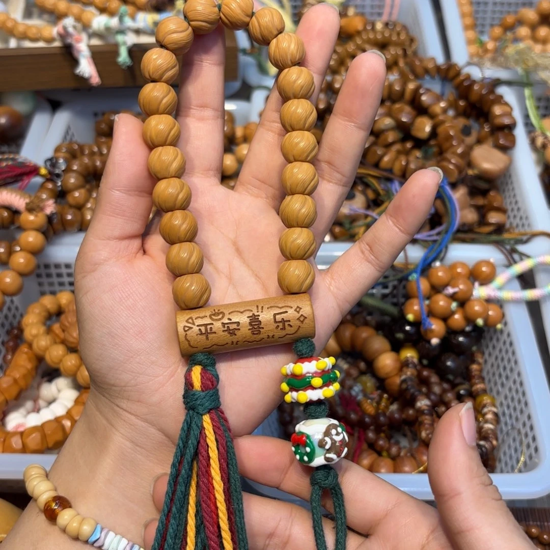 吊坠白玉菩提卷卷酥圣诞老人