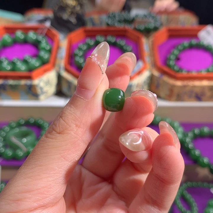 木***店未镶嵌和田玉（碧玉）珠宝半成品