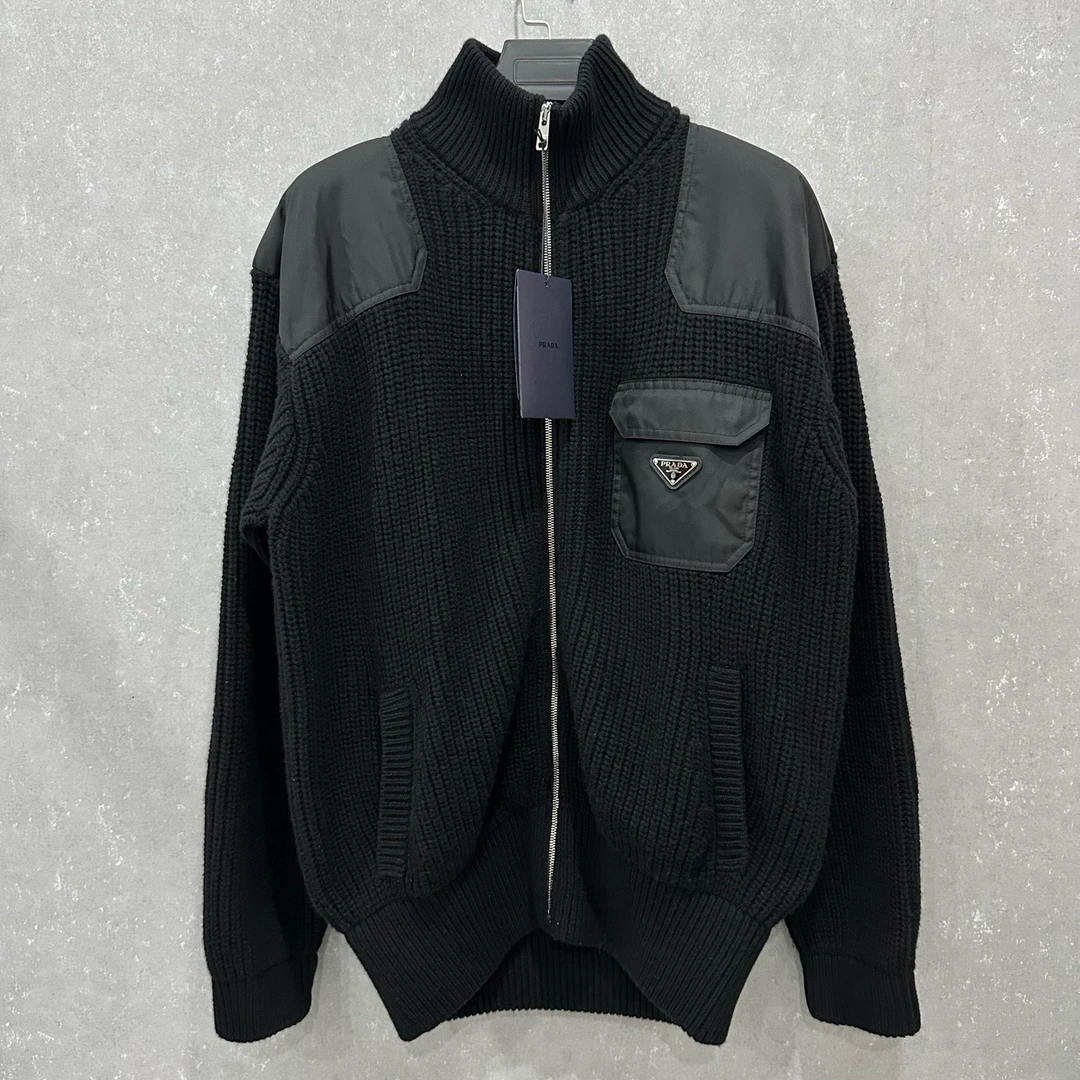 未使用 Prada/普拉达 三角标尼龙拼接针织毛衣外套50码/006290