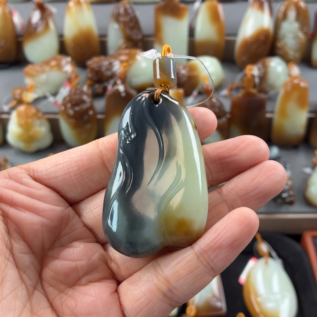 和田玉未镶嵌颈饰