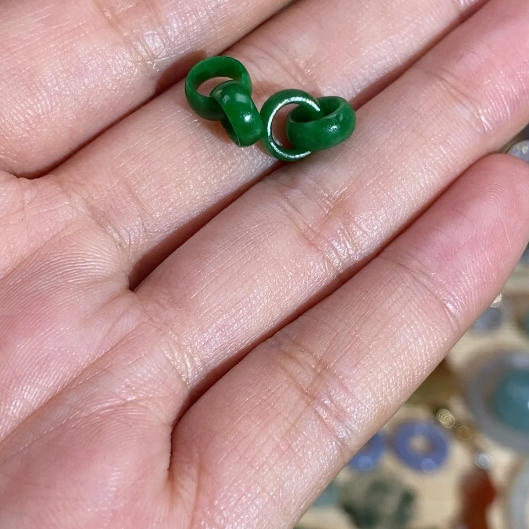 翡翠散珠双活环辣绿老翡翠