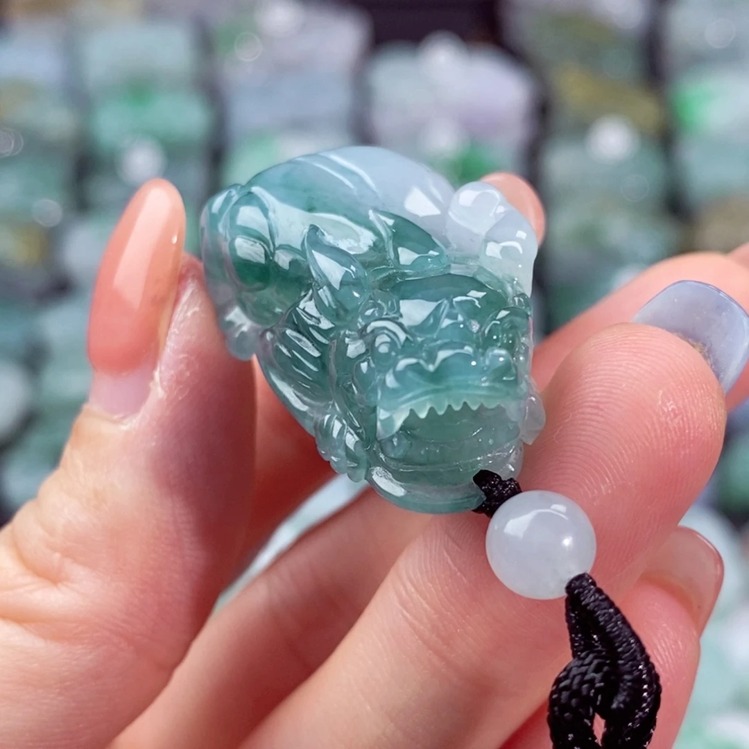 颈饰未镶嵌翡翠天然