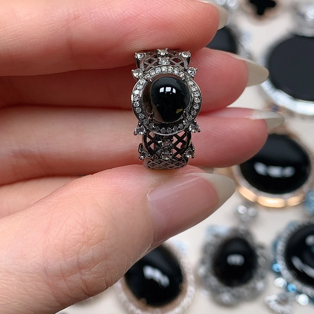 翡翠戒指18K金镶嵌蛋面戒指