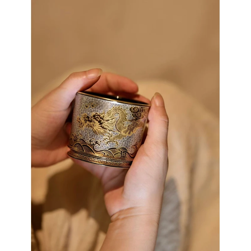 拾真雅藏错堆龙腾鱼跃直口杯