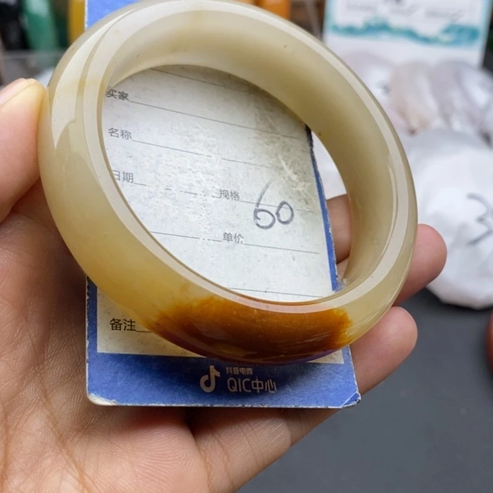 石英质玉未镶嵌手镯