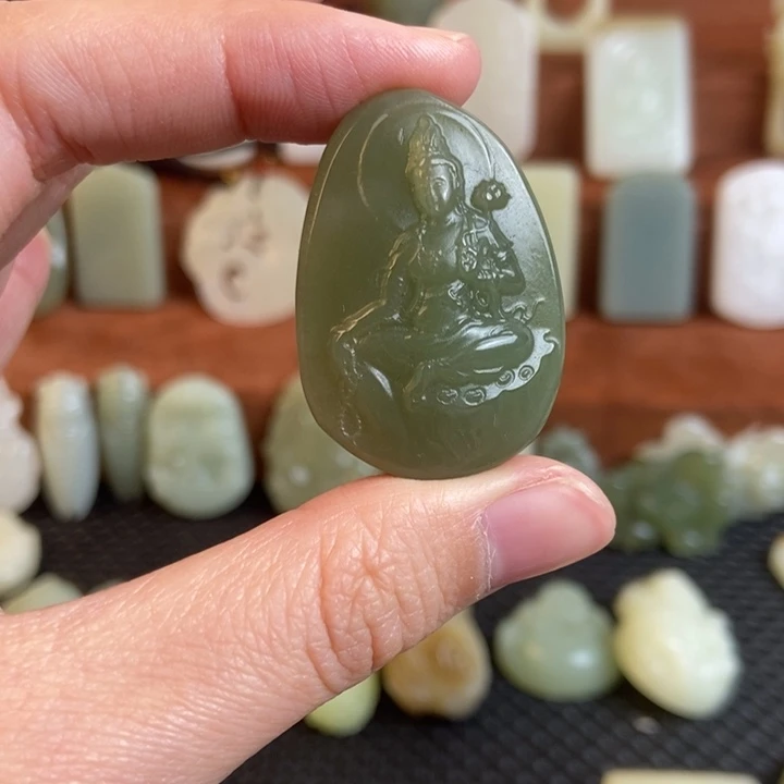 和田玉未镶嵌颈饰