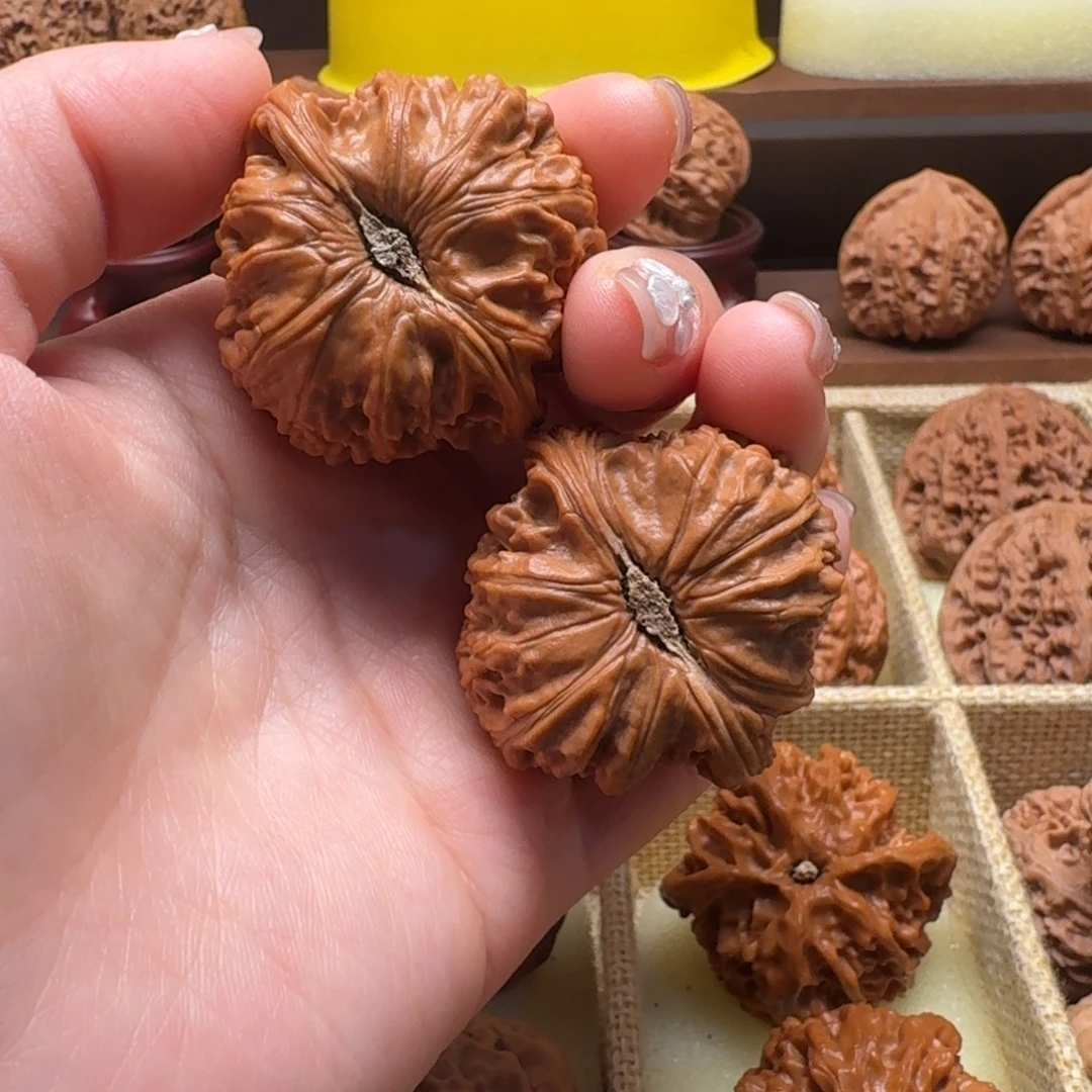 文玩核桃吊坠39球白