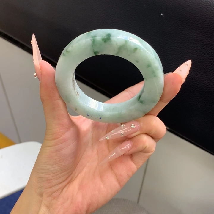 未镶嵌翡翠手镯定制翡翠