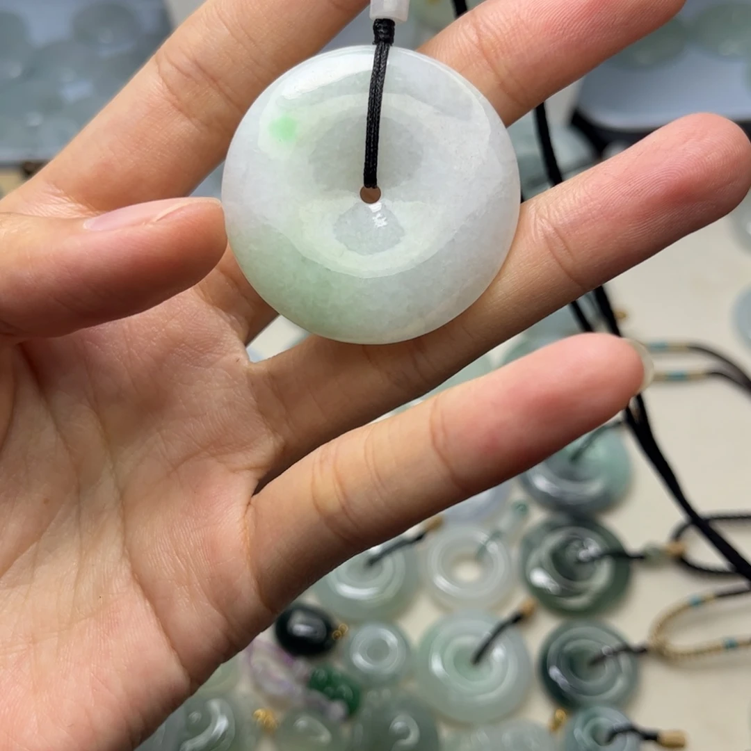 翡翠未镶嵌颈饰天然翡翠Ａ货