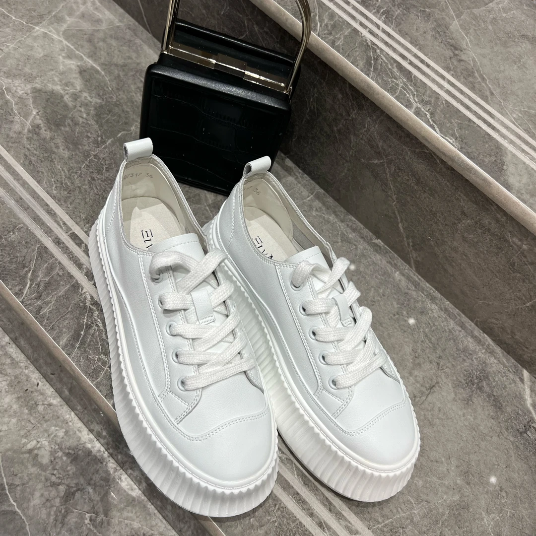 真皮网红时尚平底休闲百搭厚底春季圆头日常春夏小白鞋