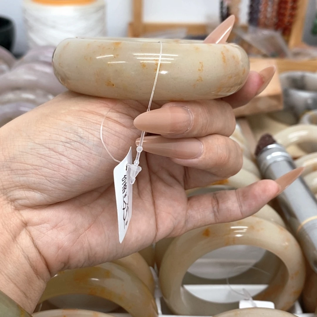 石英质玉手镯未镶嵌春****