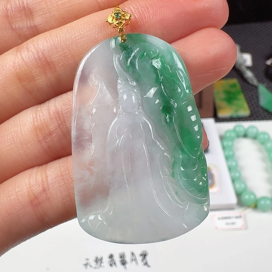 翡翠18K金镶嵌颈饰