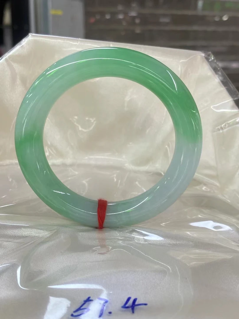 天然缅甸翡翠A货手镯绿色