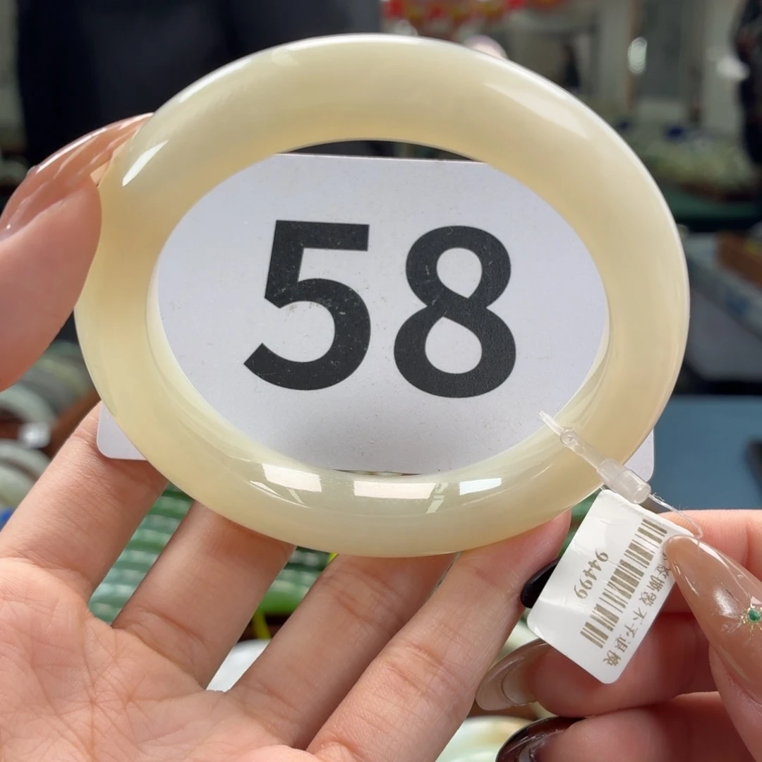 未镶嵌手镯和田玉福***