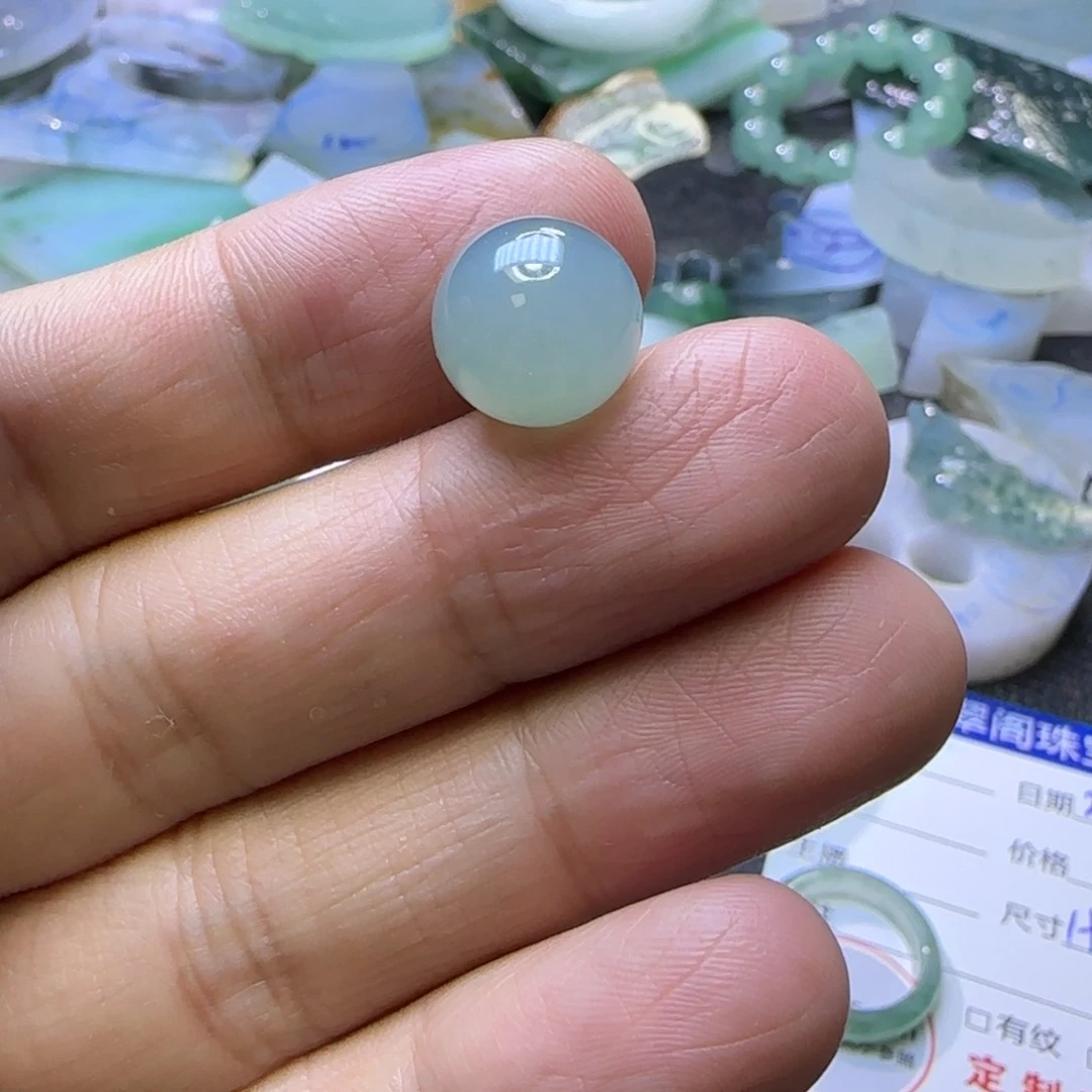 翡翠颈饰未镶嵌珠子