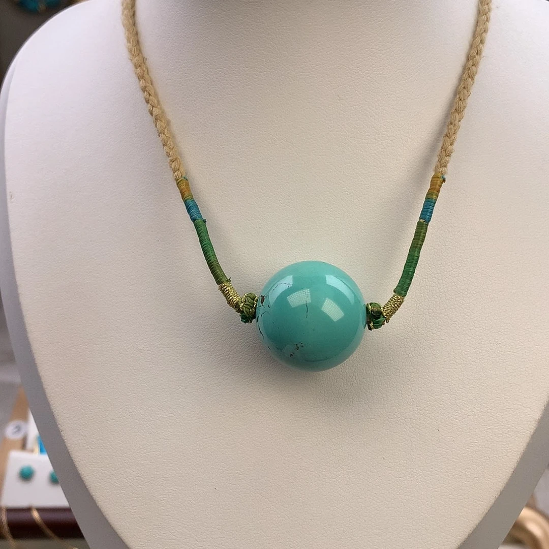 绿松石未镶嵌颈饰