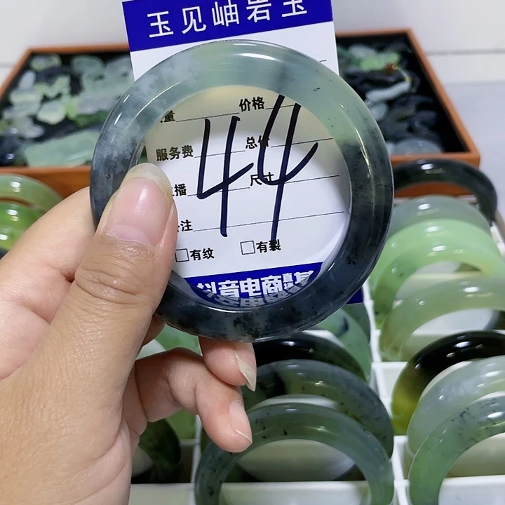 【闪购商品】未镶嵌蛇纹石玉手镯c*s