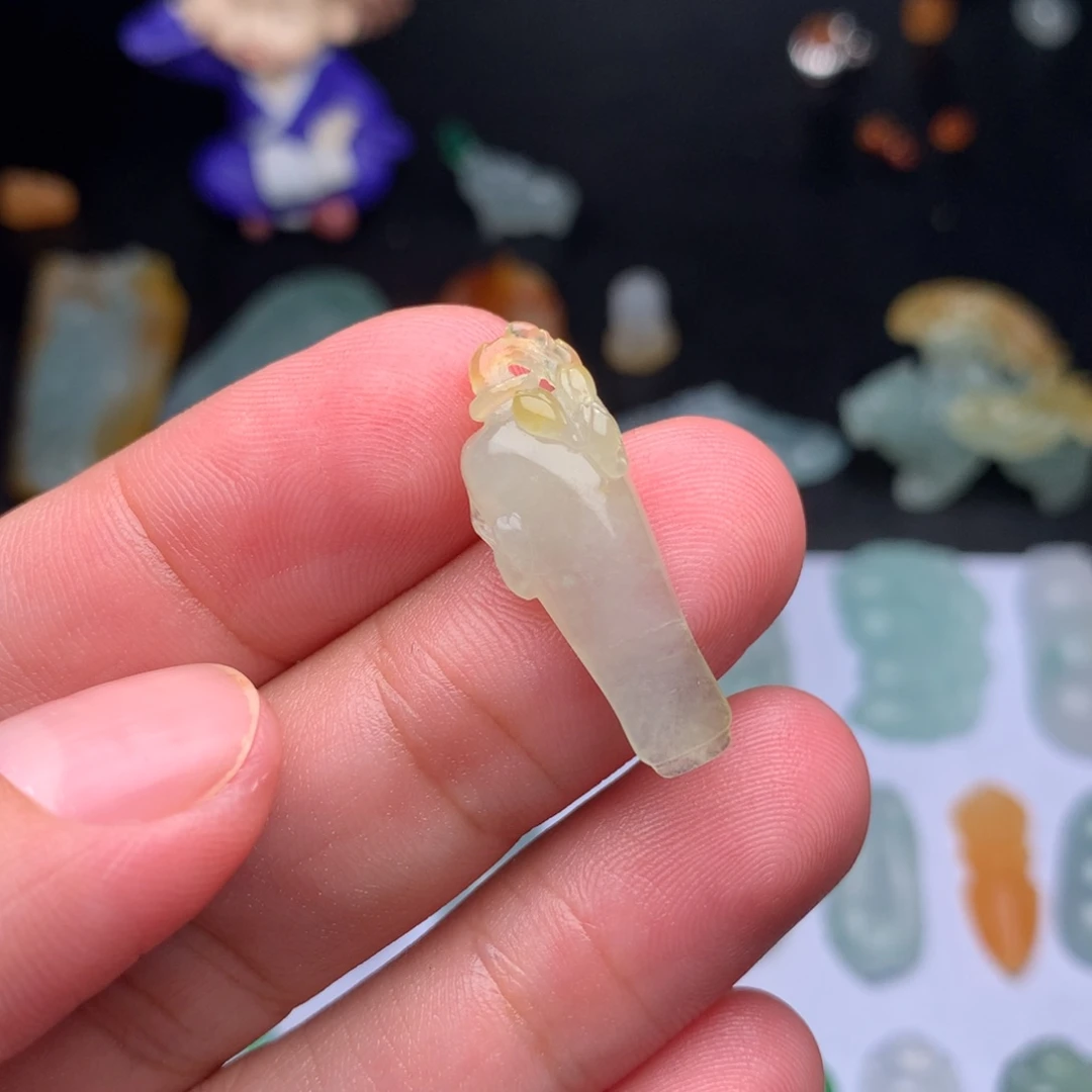 定制翡翠未镶嵌花瓶