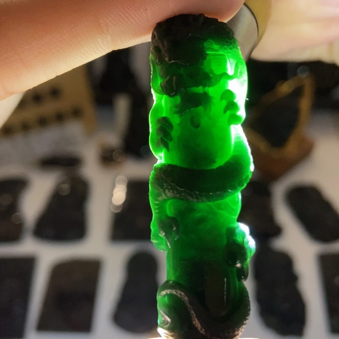 颈饰未镶嵌翡翠龙柱