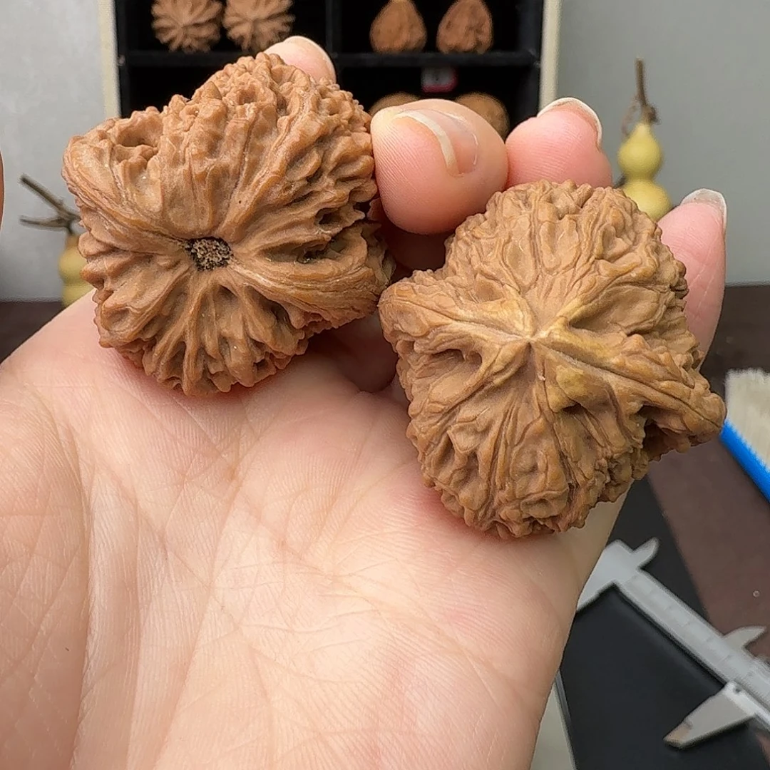 把件文玩核桃南疆石有黄，介意勿拍