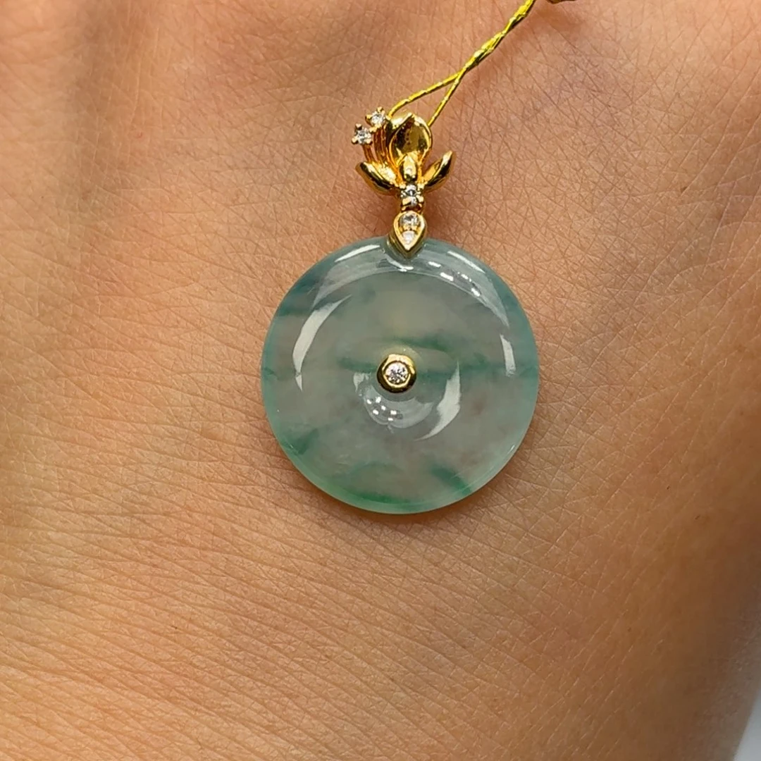 翡翠18K金镶嵌颈饰