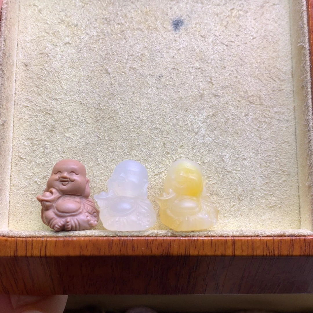 石英质玉，笑口常开弥勒佛打包3个，如图，默认有瑕未镶嵌