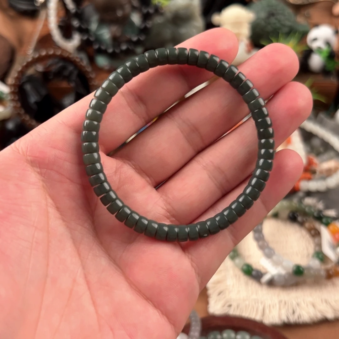 *****和田玉未镶嵌颈饰