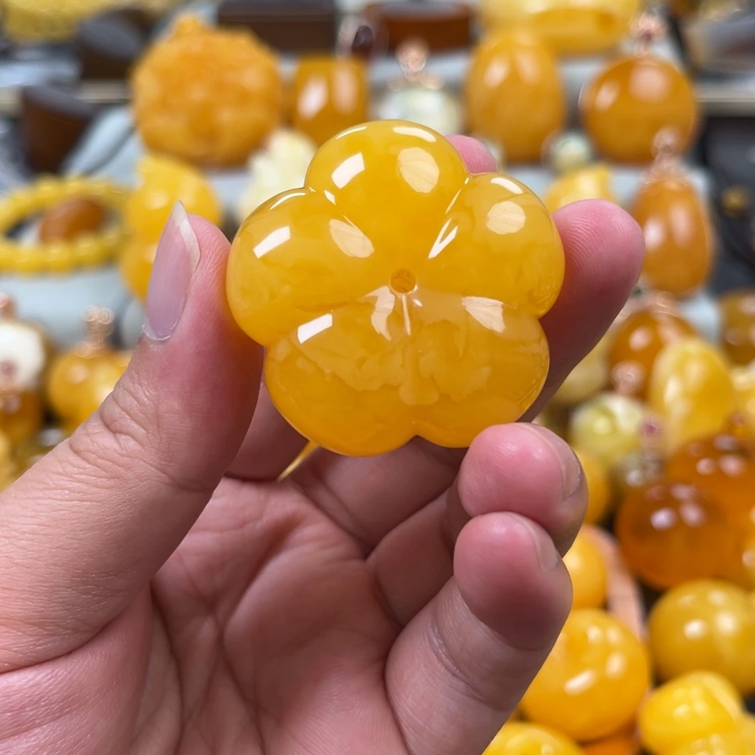 蜜蜡未镶嵌珠宝奇石