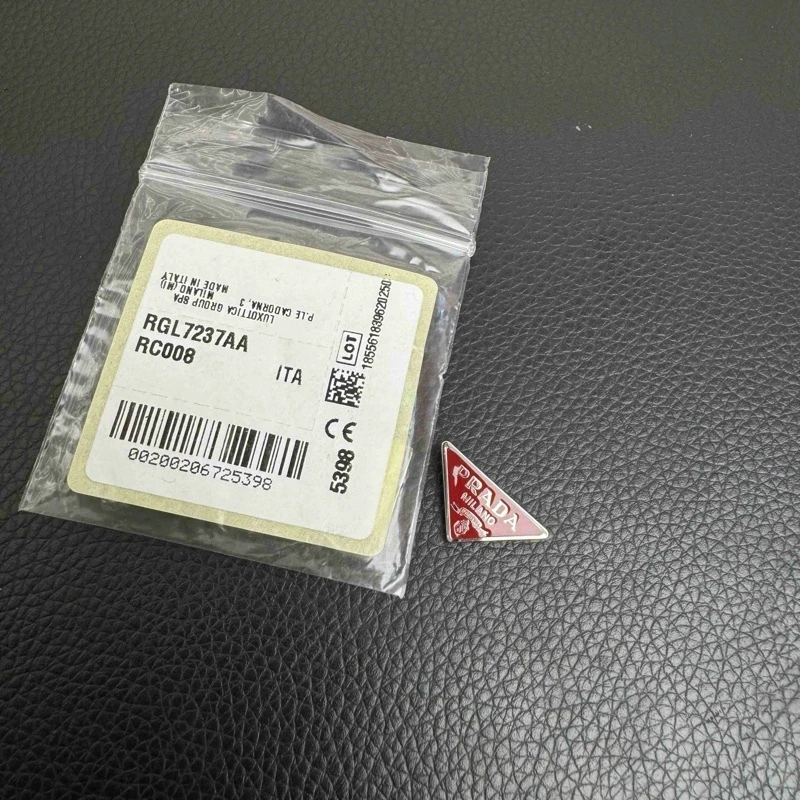 95新 Prada/普拉达 零件单个/ 乱乱子中古/112199不支持鉴定