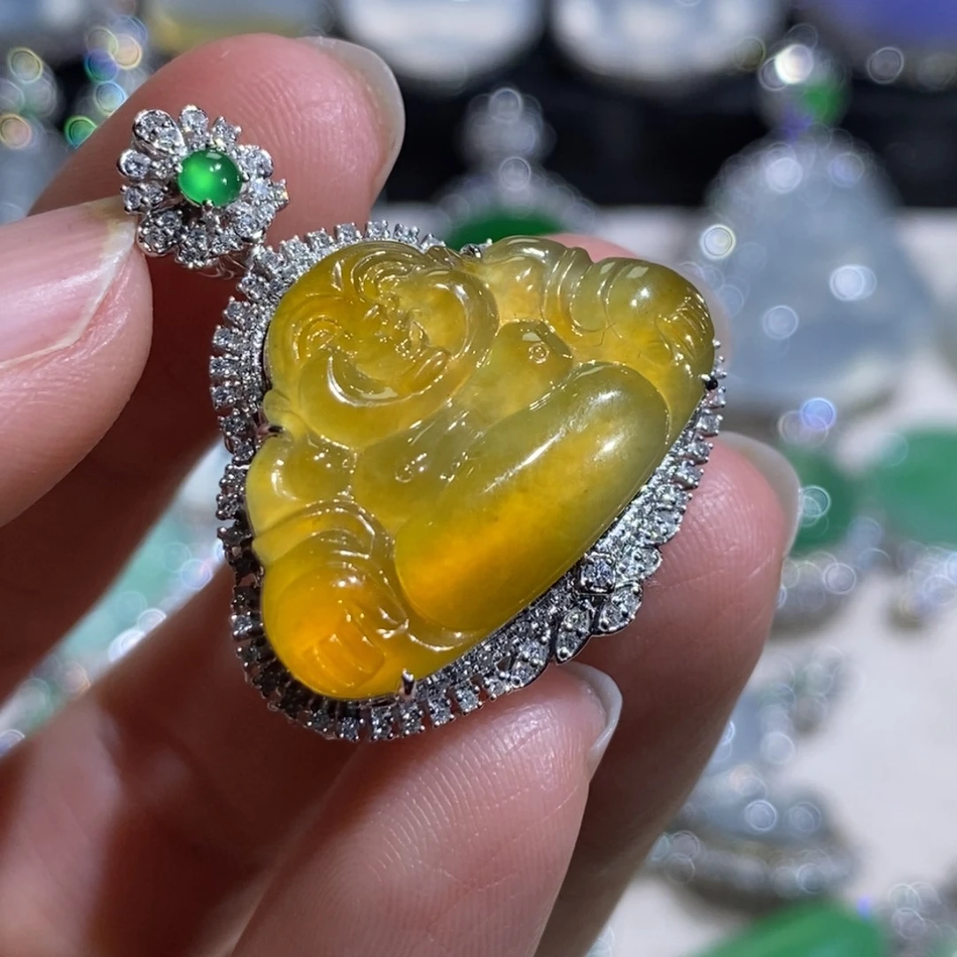 翡翠18K金镶嵌颈饰佛