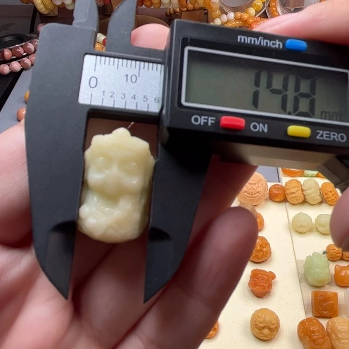 未镶嵌石英质玉（缅黄）珠宝半成品