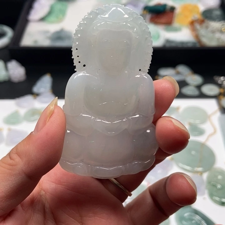 翡翠未镶嵌颈饰隐隐约约有英语