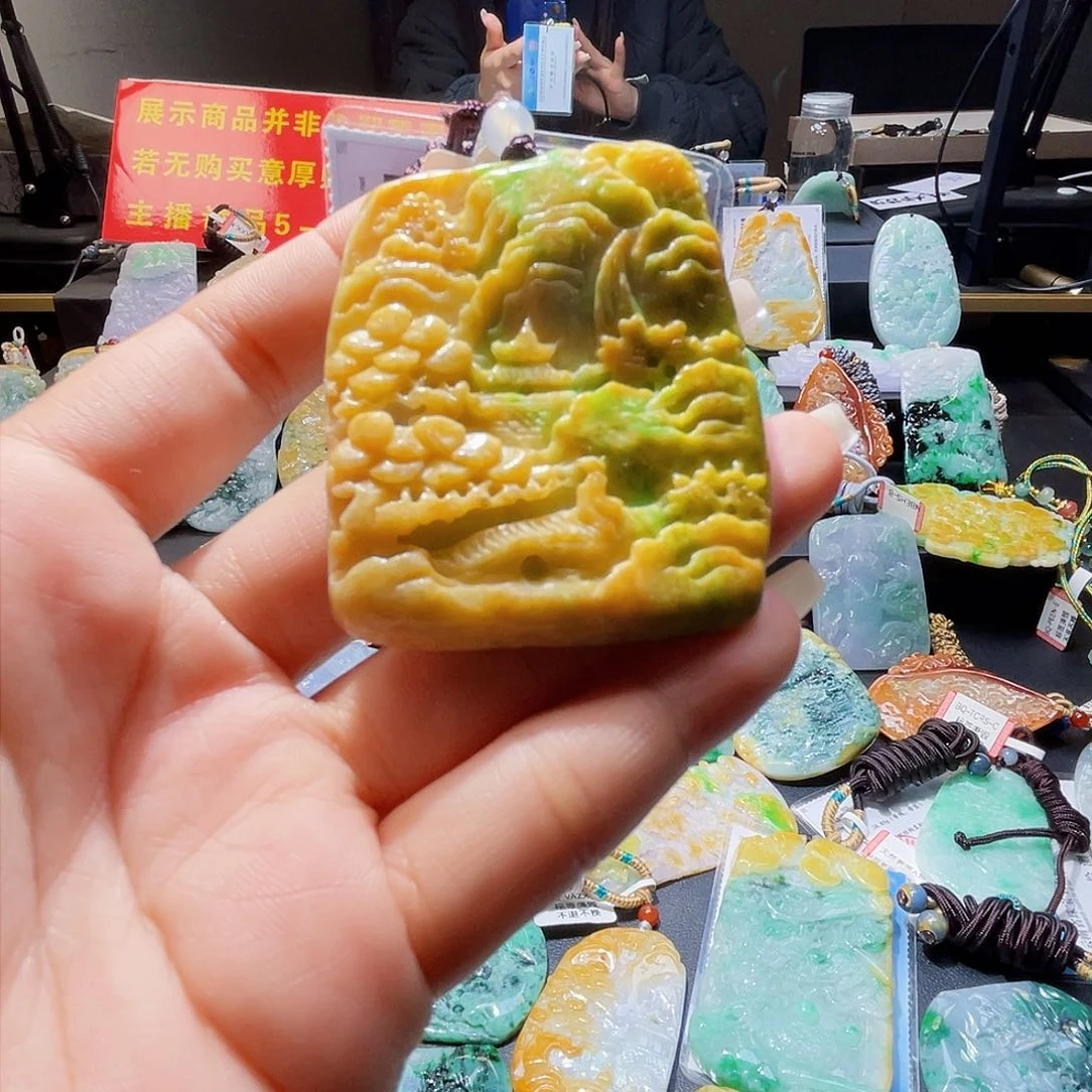 颈饰未镶嵌翡翠一