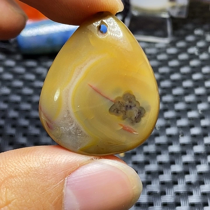 茉***6玛瑙/玉髓未镶嵌颈饰