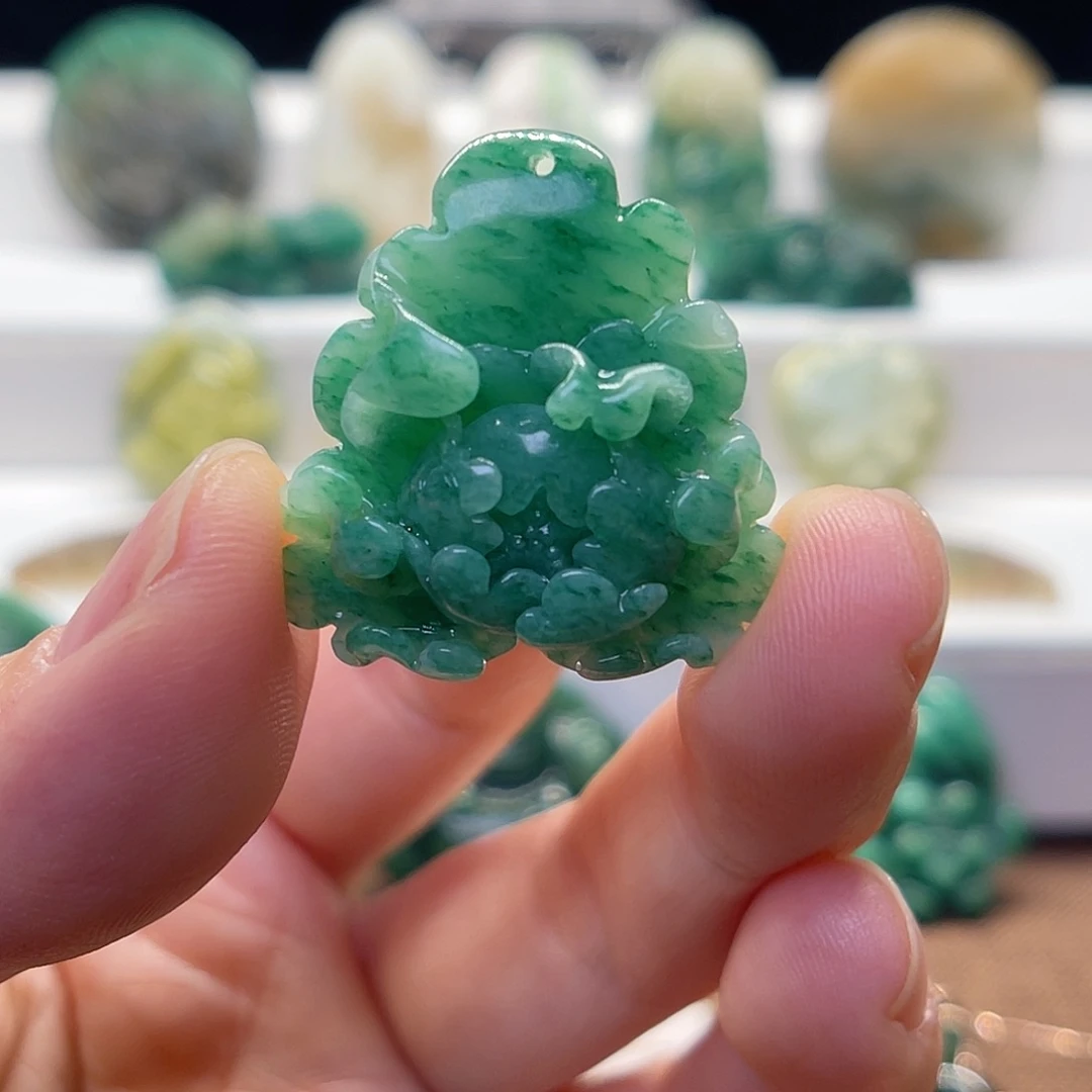 独山玉未镶嵌颈饰