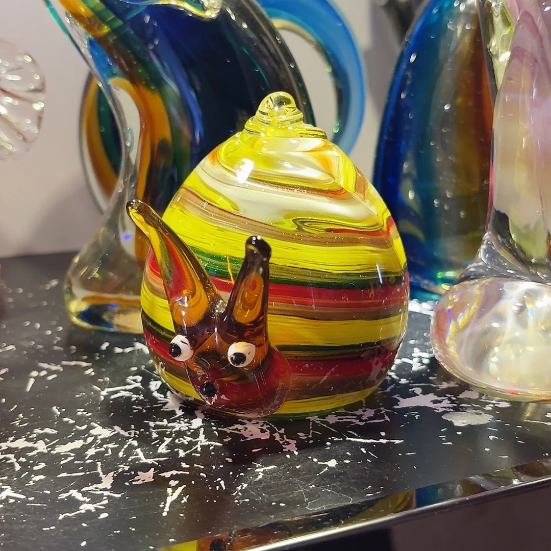 琉璃手工艺品琉璃岛上有个叫小