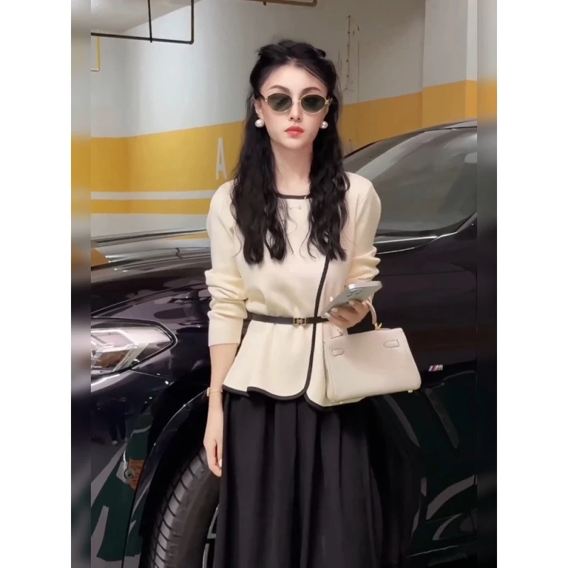 秋装轻熟风职场通勤港风穿搭赫本风法式小众杏色上衣重要场合小衫