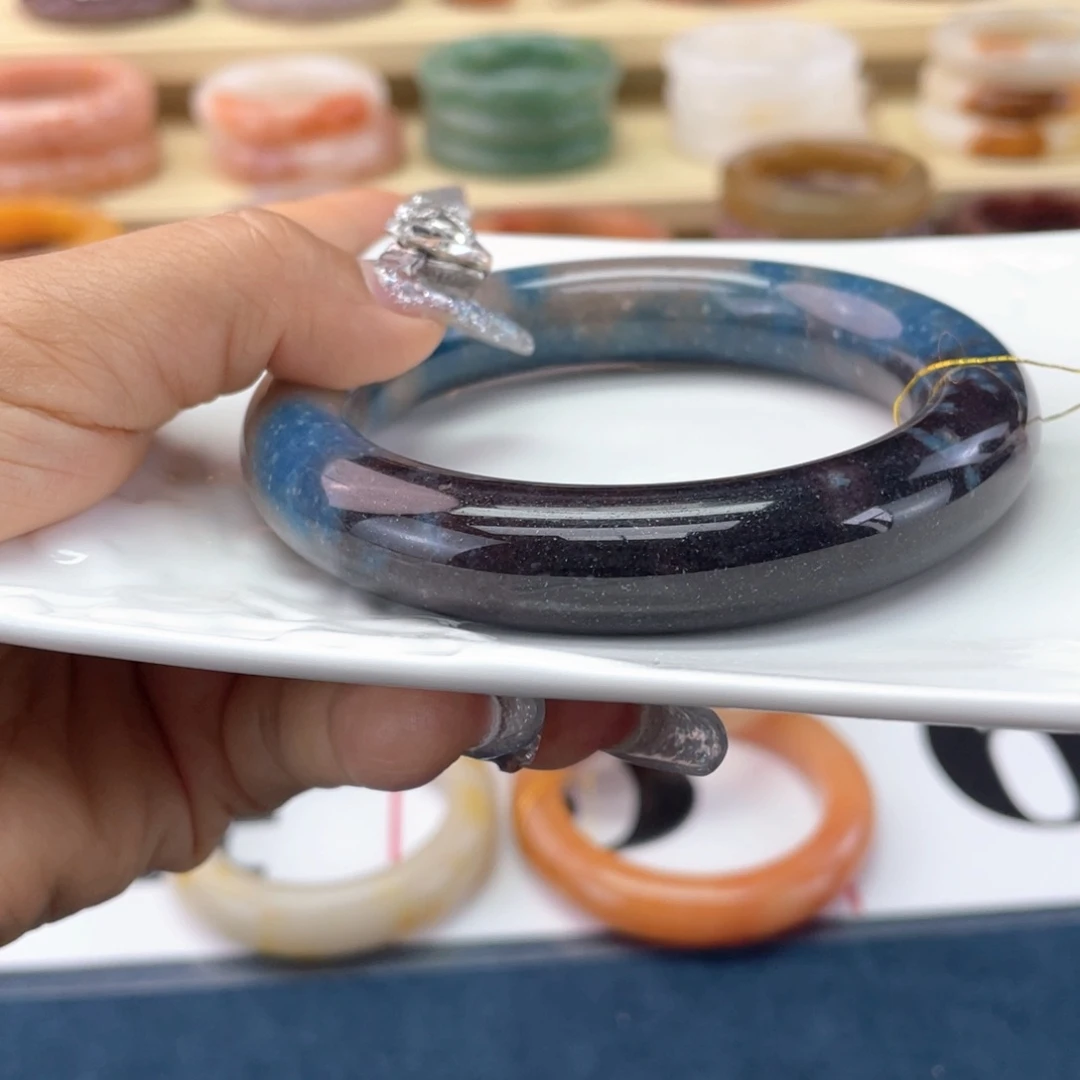 锦****石英岩玉手镯未镶嵌