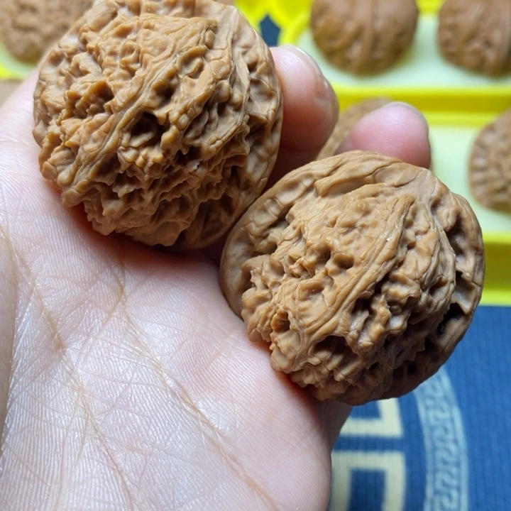 文玩核桃南疆石40