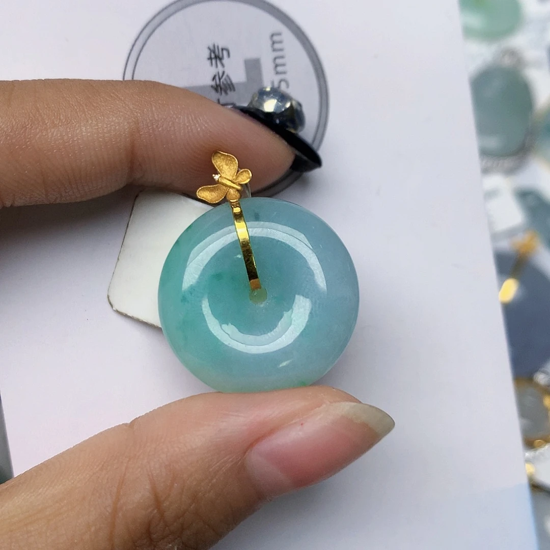 颈饰18K金镶嵌翡翠天然翡翠