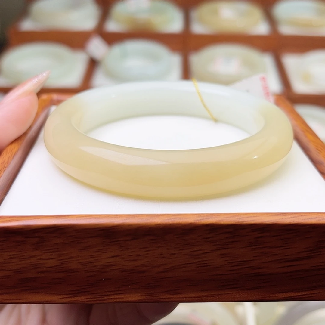 和田玉手镯未镶嵌57