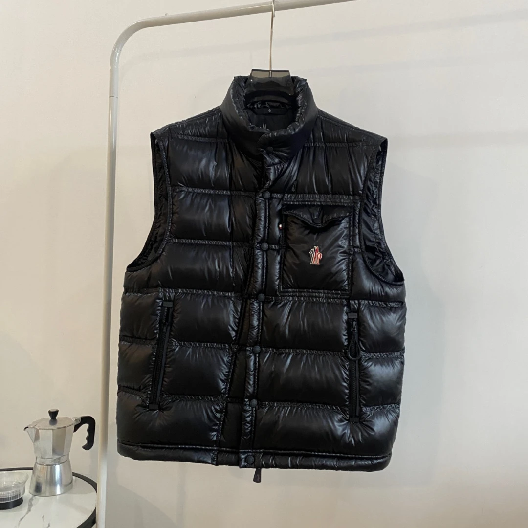 全新未使用Moncler盟可睐 1A00021 男士黑色宽松立领徽标羽绒马甲