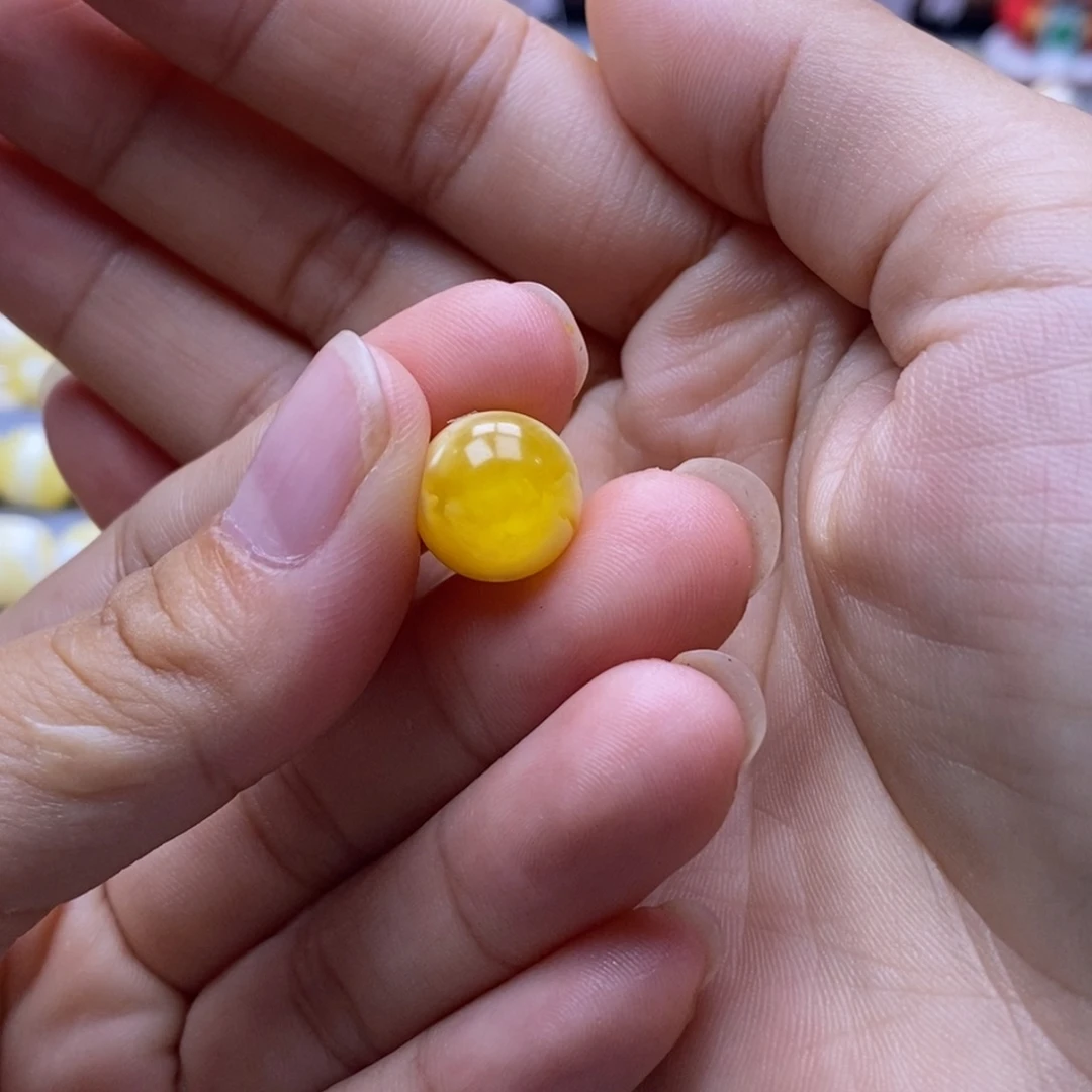 如***n琥珀未镶嵌珠宝奇石