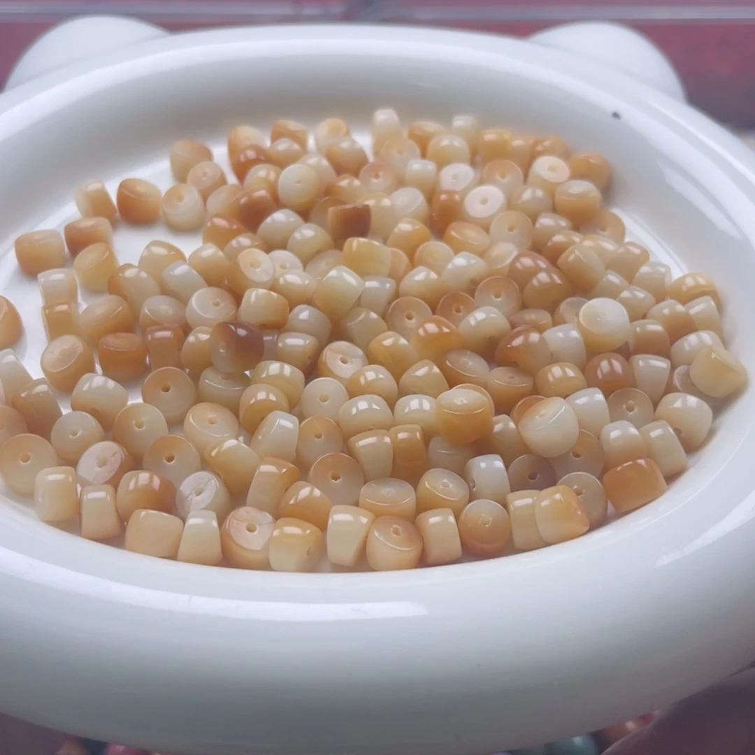 吊坠白玉菩提q9/100+10颗小肠