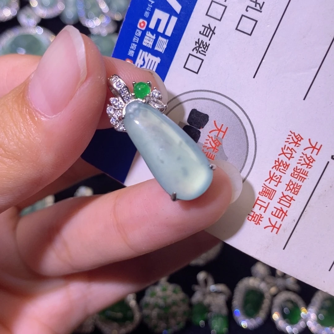 翡翠未镶嵌颈饰天然