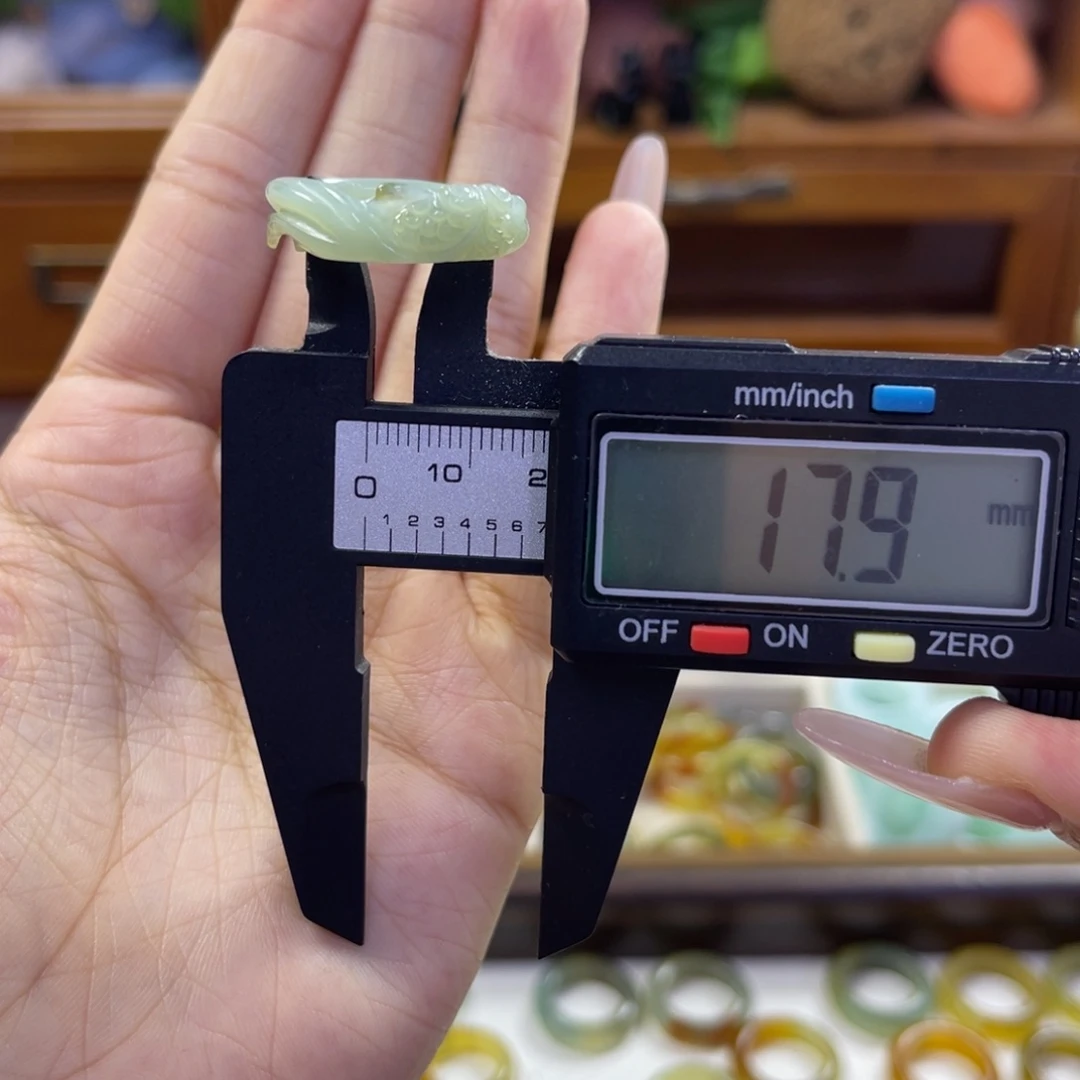 蛇纹石玉未镶嵌手镯6