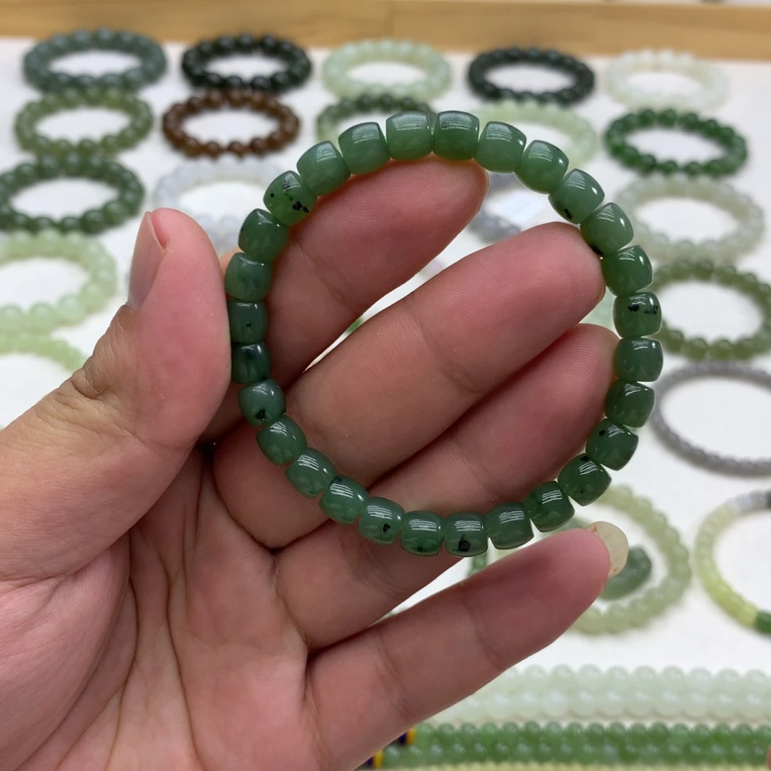 手串未镶嵌和田玉（直切猕猴桃碧玉7）