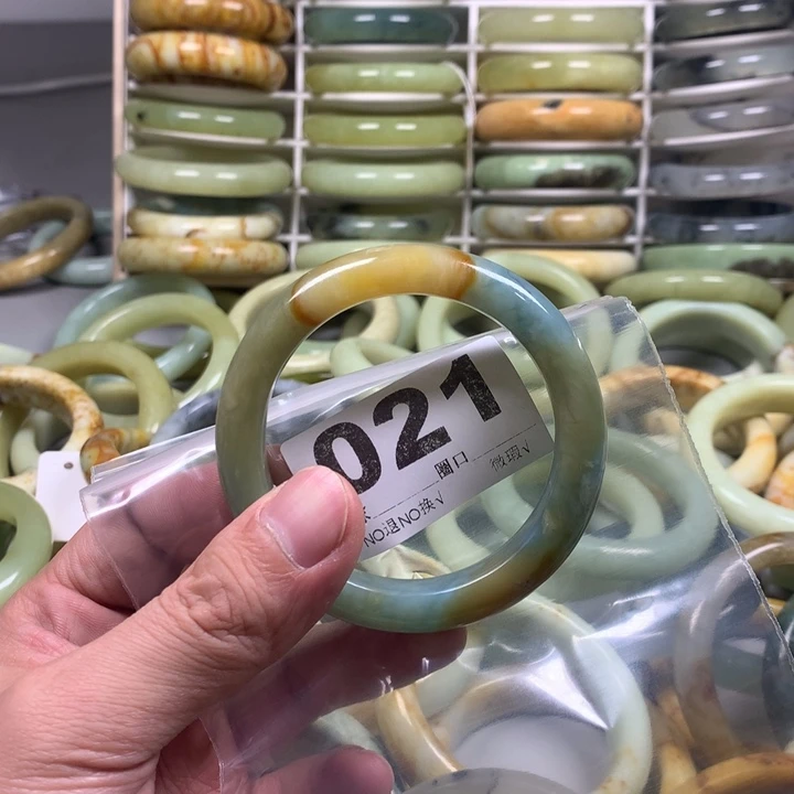 蛇纹石玉手镯未镶嵌Y**H
