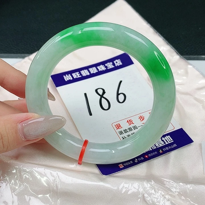 翡翠手镯（圆镯）未镶嵌翡翠12