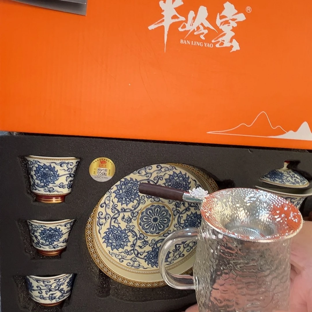 这些盖碗很漂亮！！！